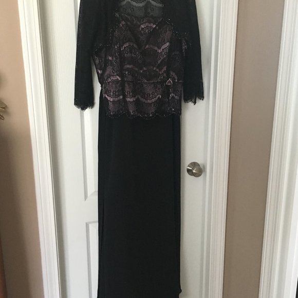 Gown - Mother of bride, groom, formal - Picture 3 of 6